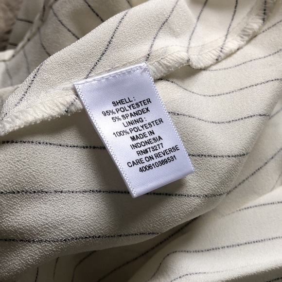 Elle Sleeveless Top - Picture 6 of 6